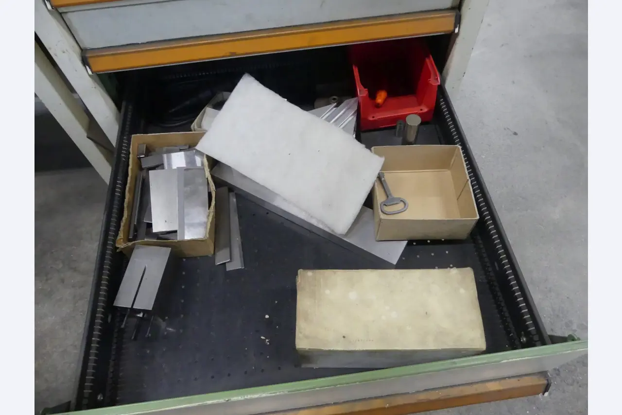 Maschinen und Betriebsausstattung eines Maschinenbauunternehmens-7