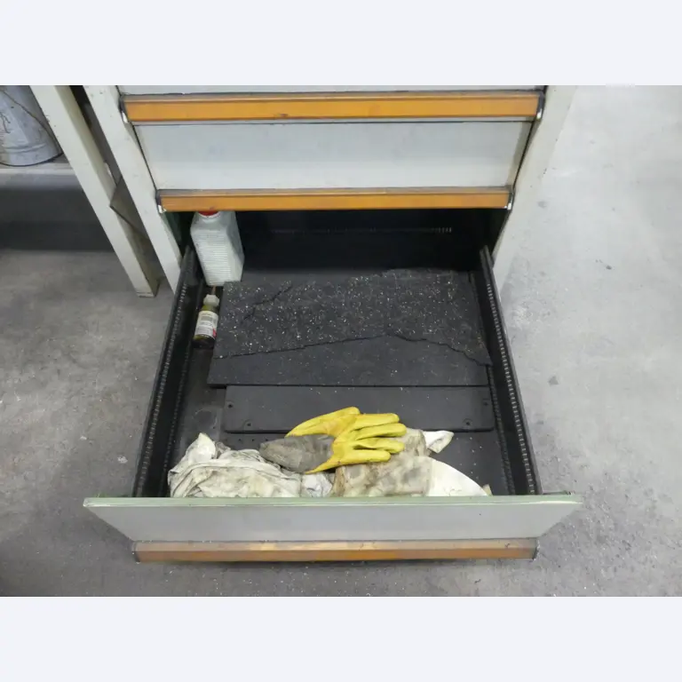 Maschinen und Betriebsausstattung eines Maschinenbauunternehmens-8