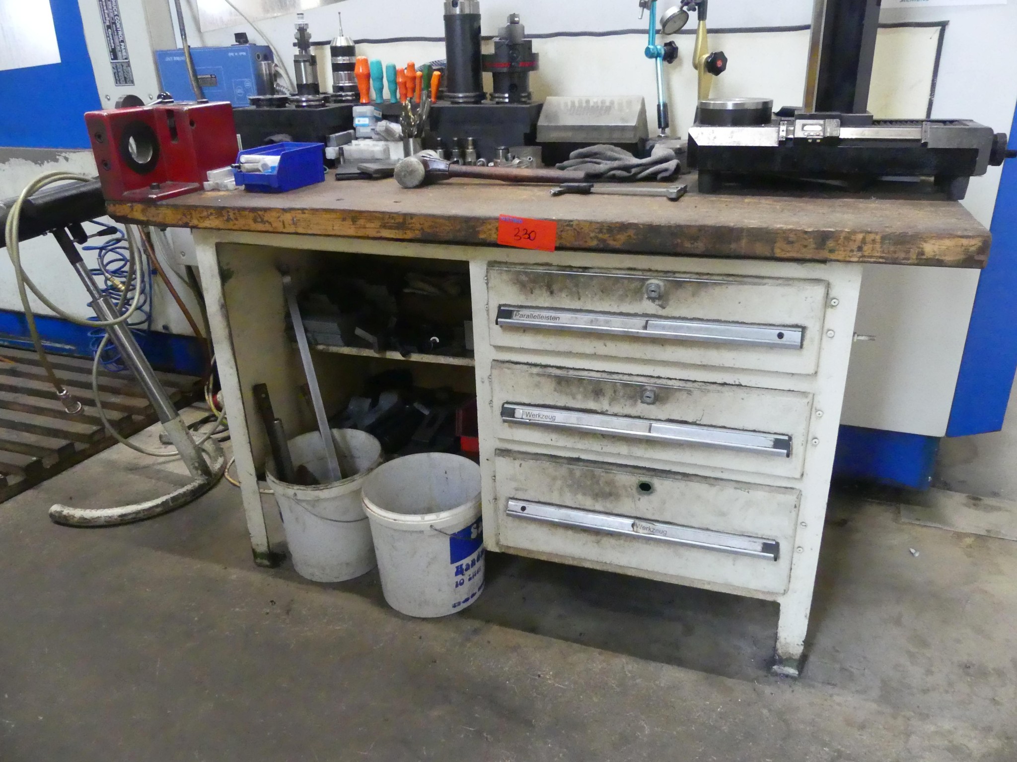 Maschinen und Betriebsausstattung eines Maschinenbauunternehmens-1