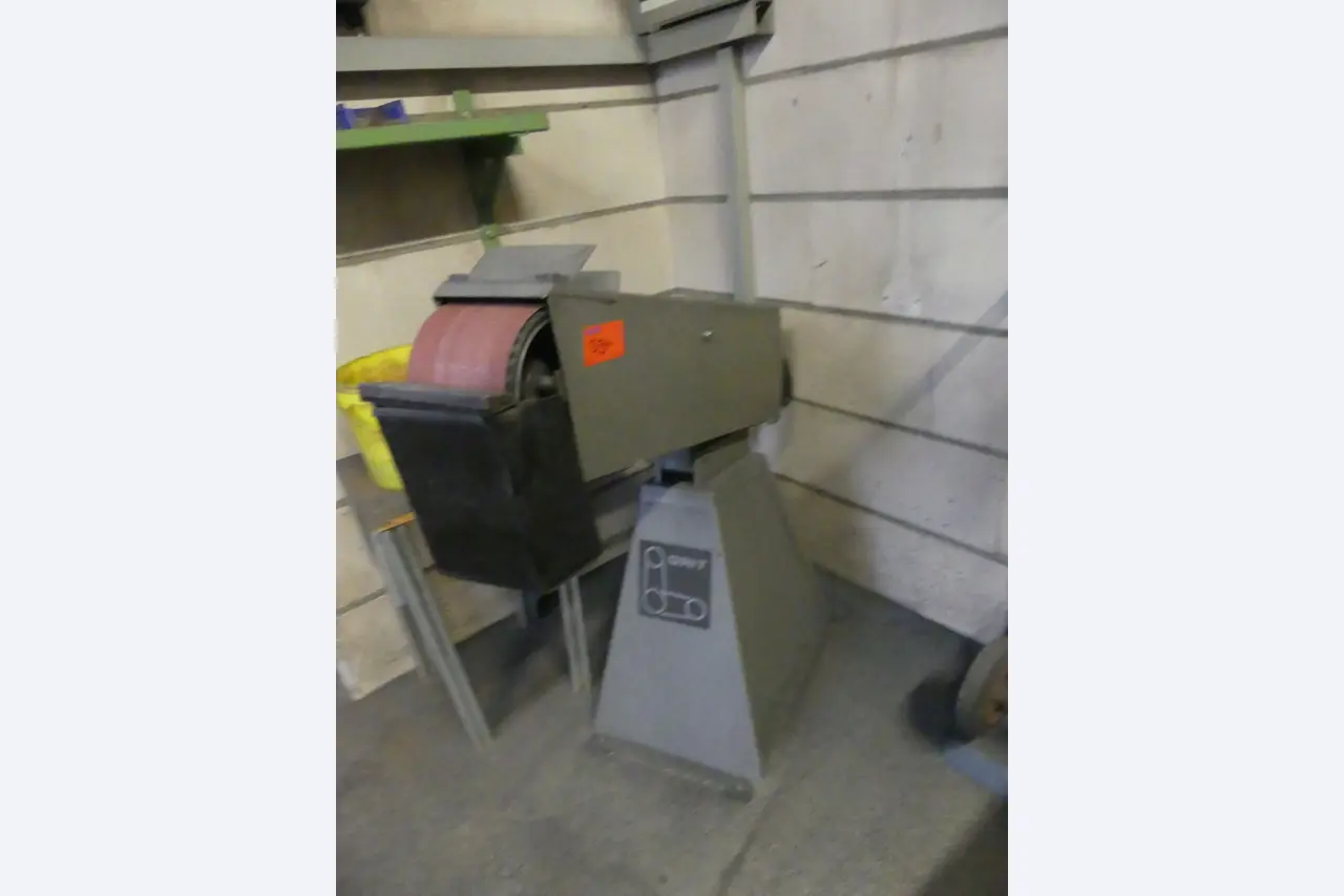 Maschinen und Betriebsausstattung eines Maschinenbauunternehmens-1