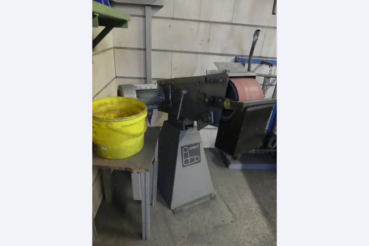 Maschinen und Betriebsausstattung eines Maschinenbauunternehmens-2