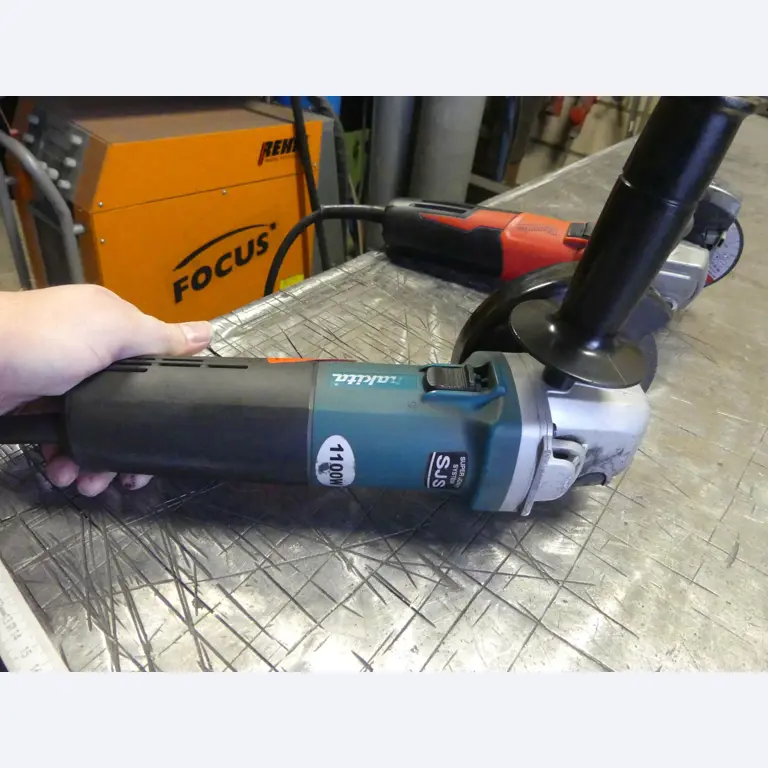 Maschinen und Betriebsausstattung eines Maschinenbauunternehmens-1