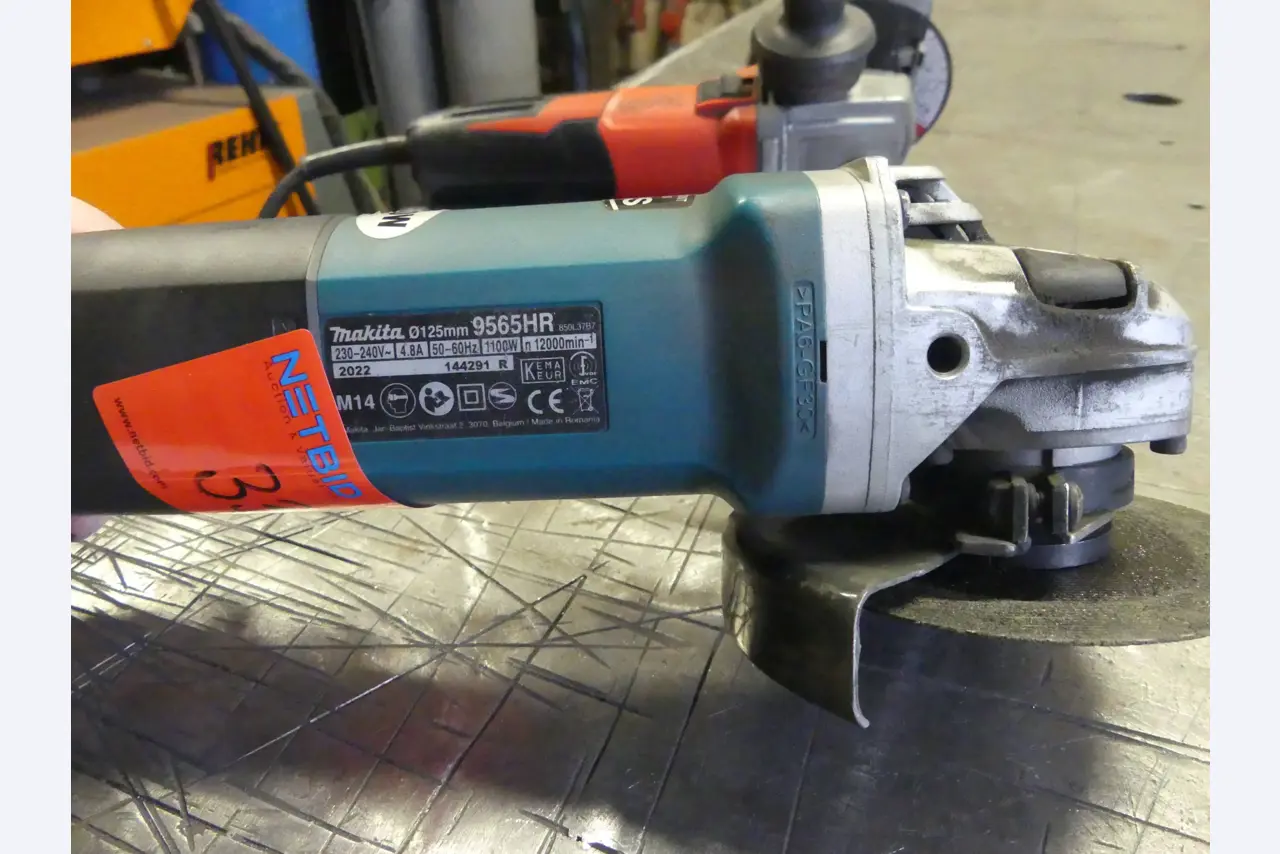 Maschinen und Betriebsausstattung eines Maschinenbauunternehmens-2