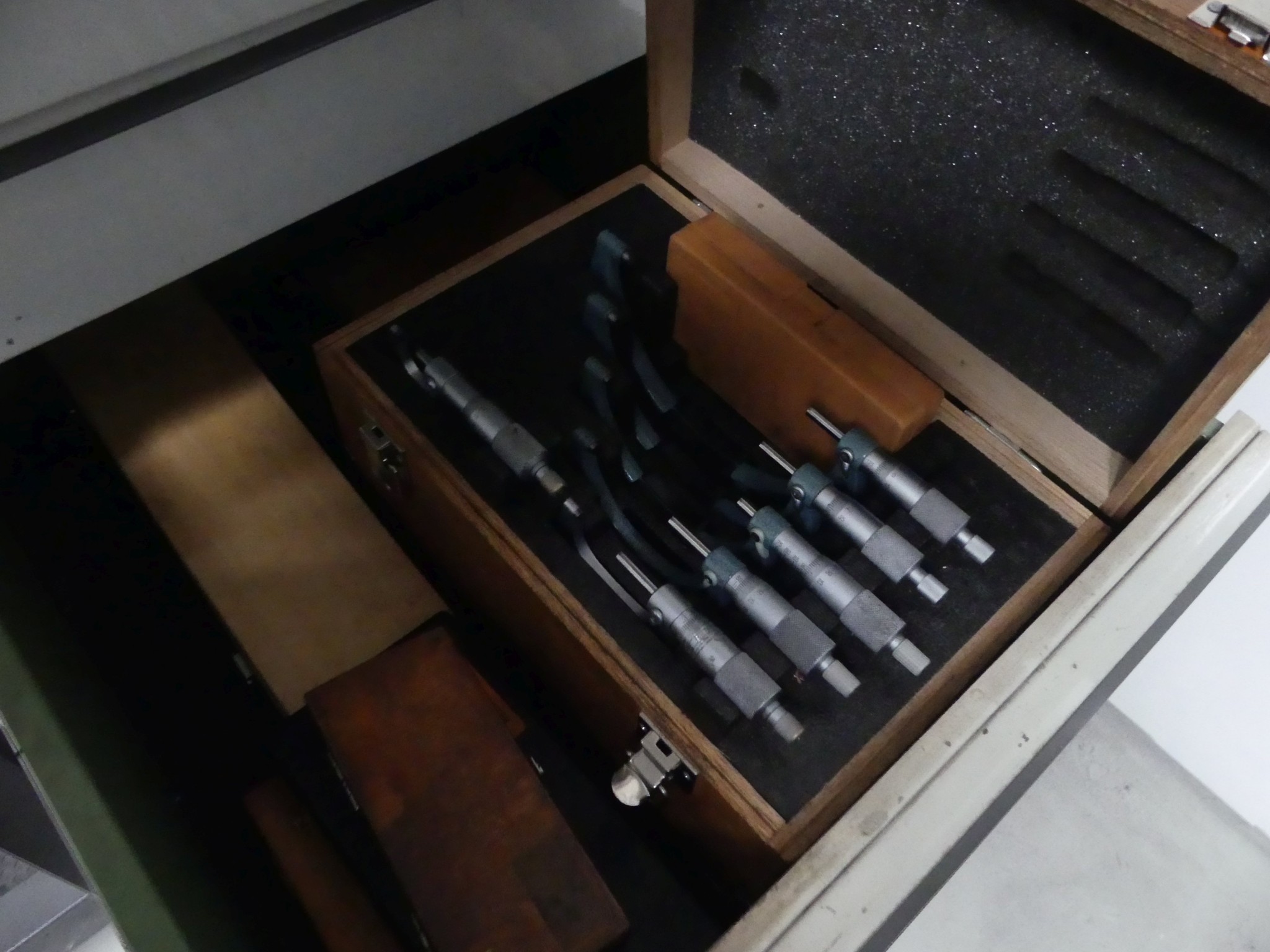 Maschinen und Betriebsausstattung eines Maschinenbauunternehmens-3