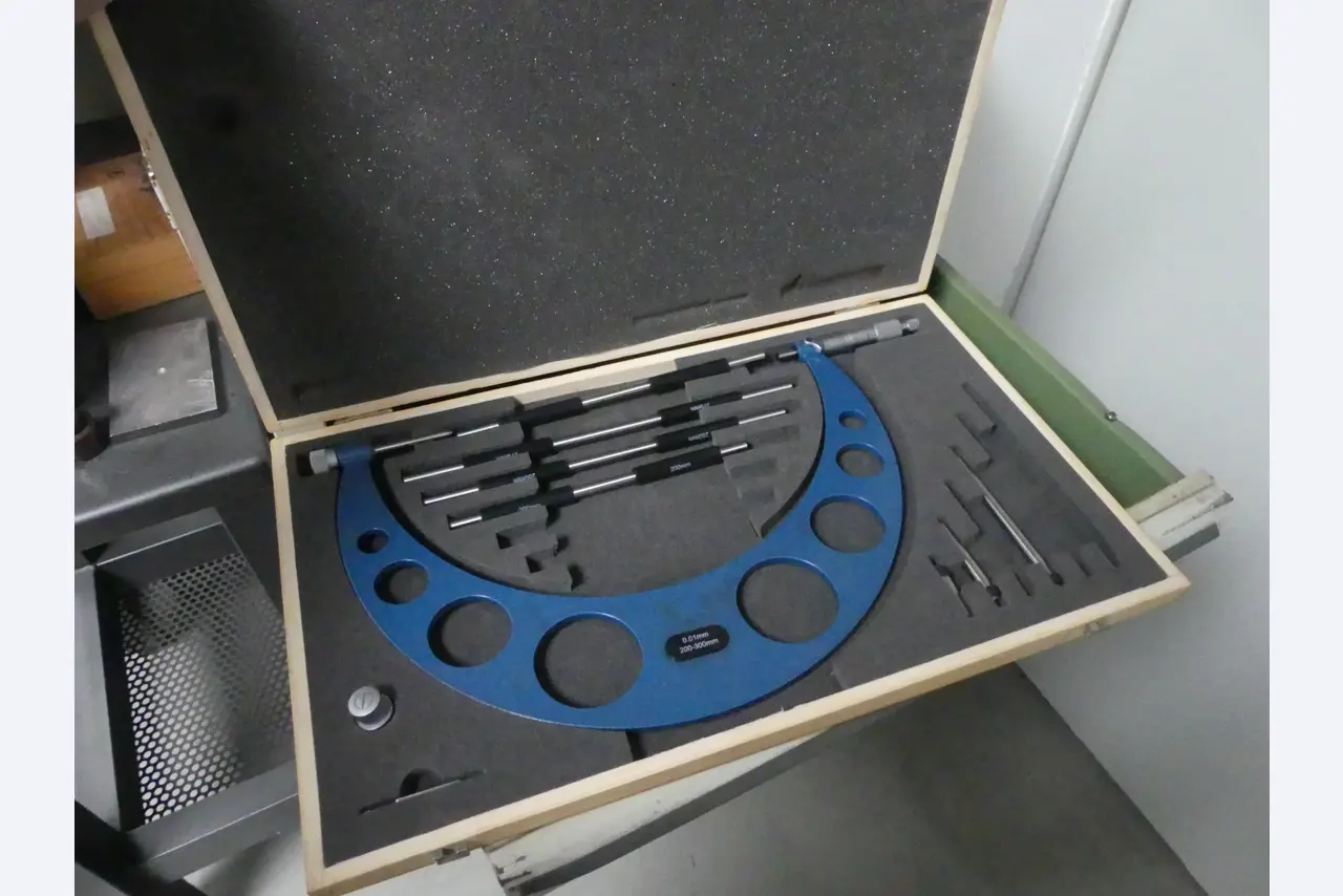 Maschinen und Betriebsausstattung eines Maschinenbauunternehmens-7