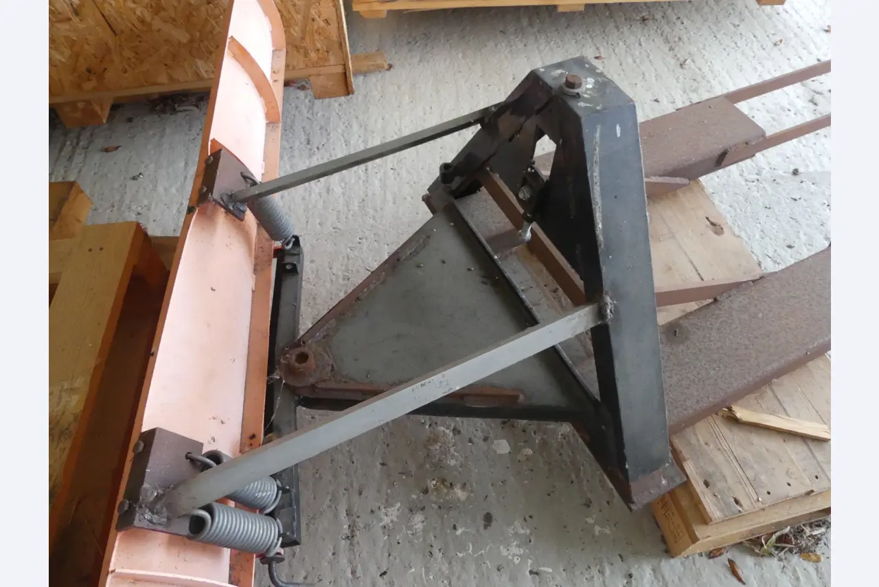 Maschinen und Betriebsausstattung eines Maschinenbauunternehmens-1