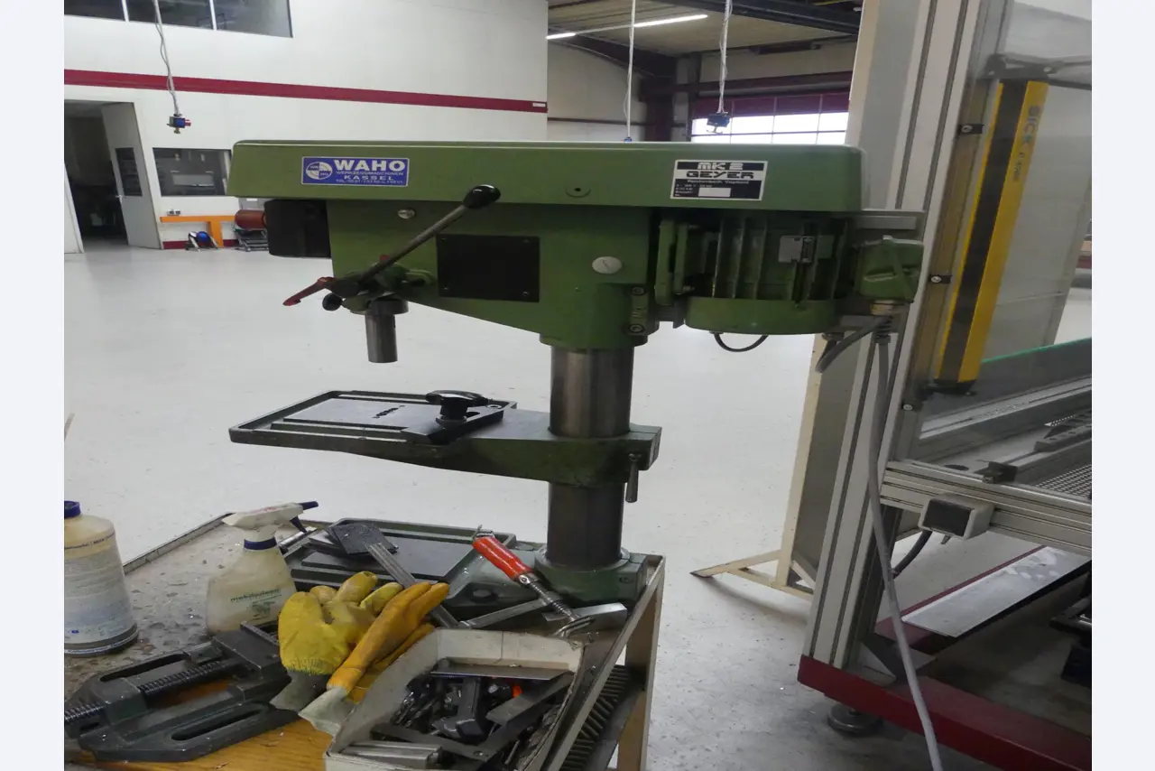 Maschinen und Betriebsausstattung eines Maschinenbauunternehmens-2