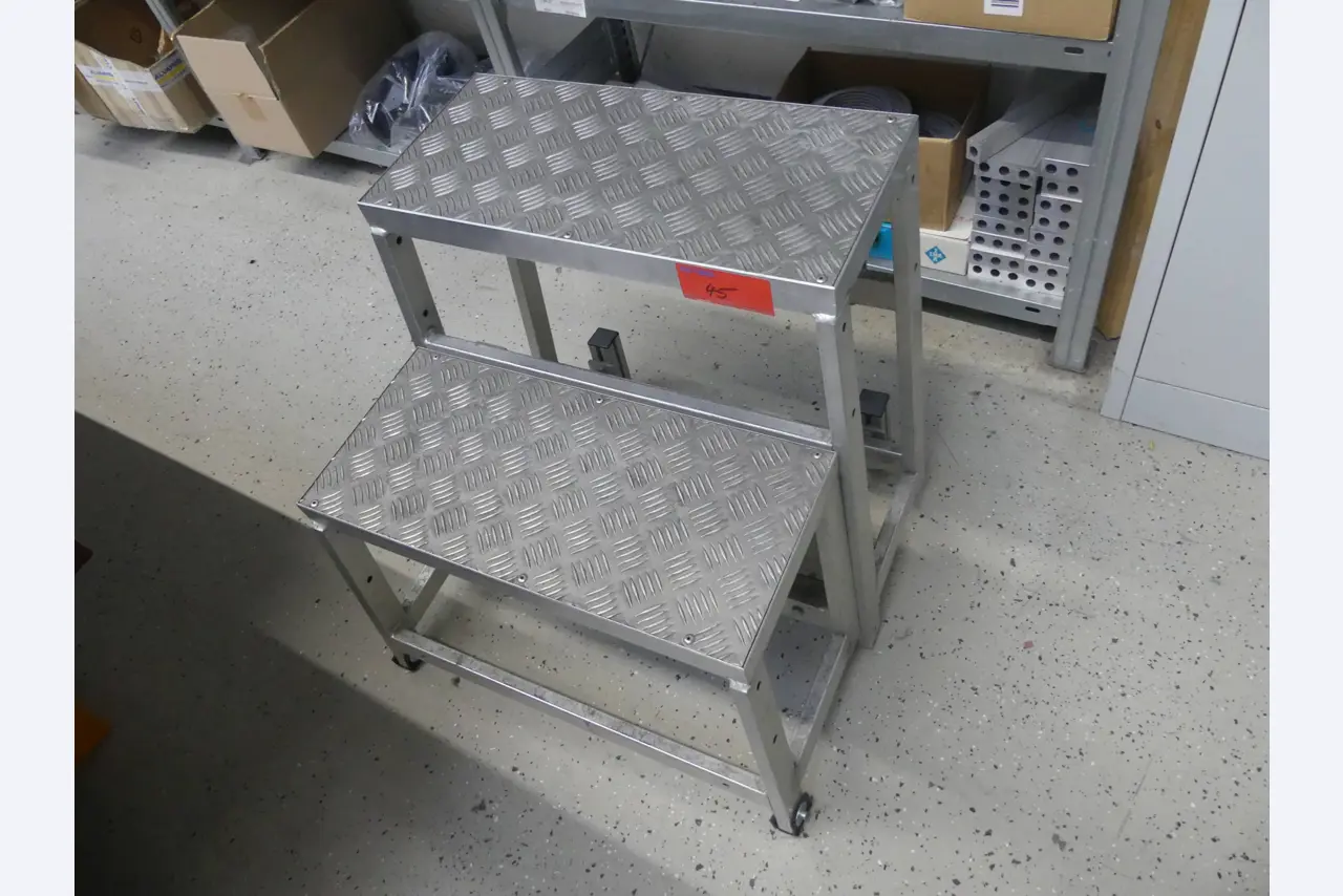 Maschinen und Betriebsausstattung eines Maschinenbauunternehmens-1