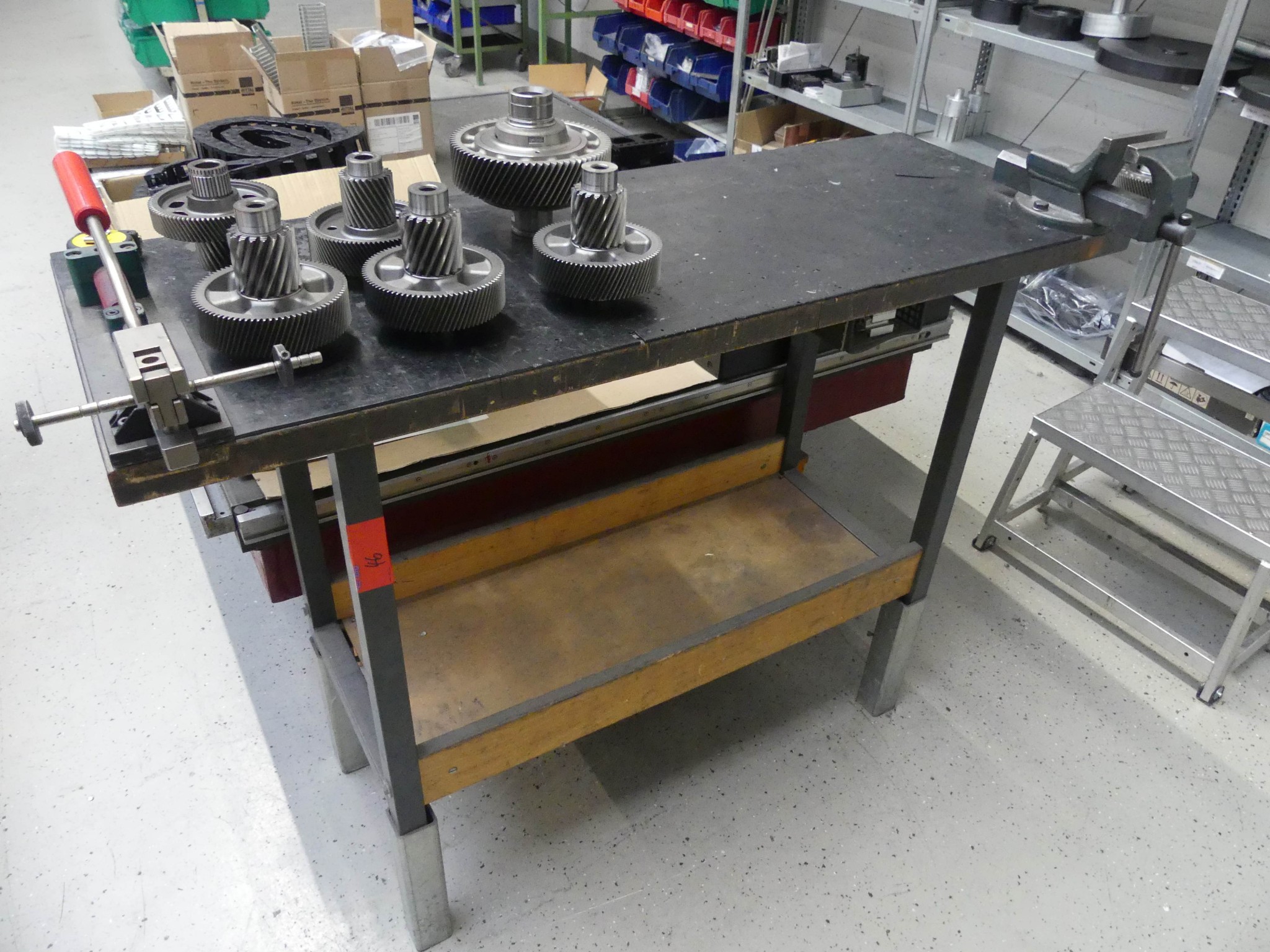 Maschinen und Betriebsausstattung eines Maschinenbauunternehmens-1