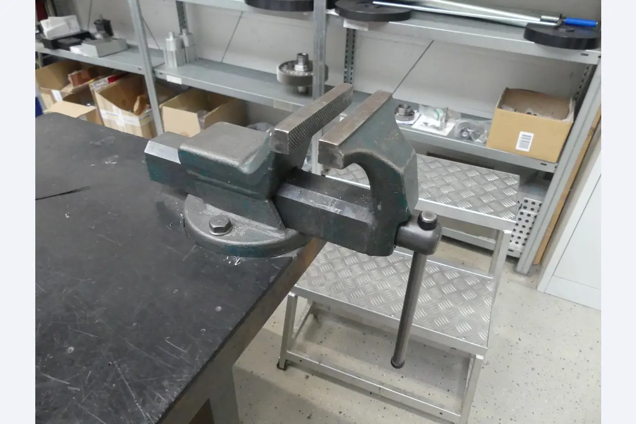 Maschinen und Betriebsausstattung eines Maschinenbauunternehmens-4