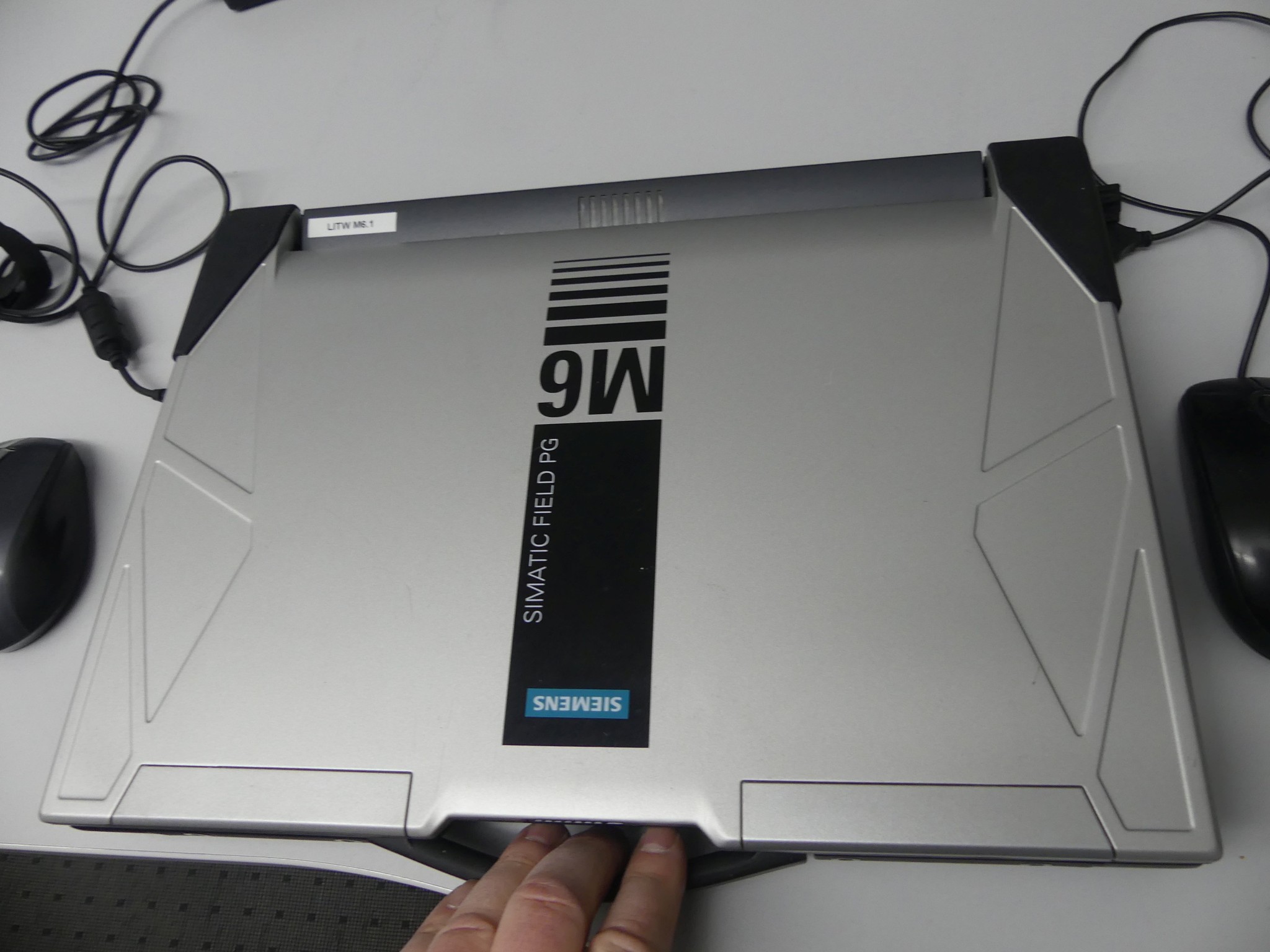 Maschinen und Betriebsausstattung eines Maschinenbauunternehmens-1