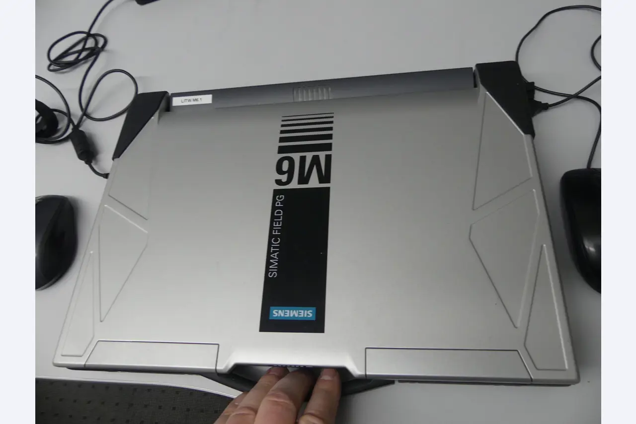 Maschinen und Betriebsausstattung eines Maschinenbauunternehmens-1