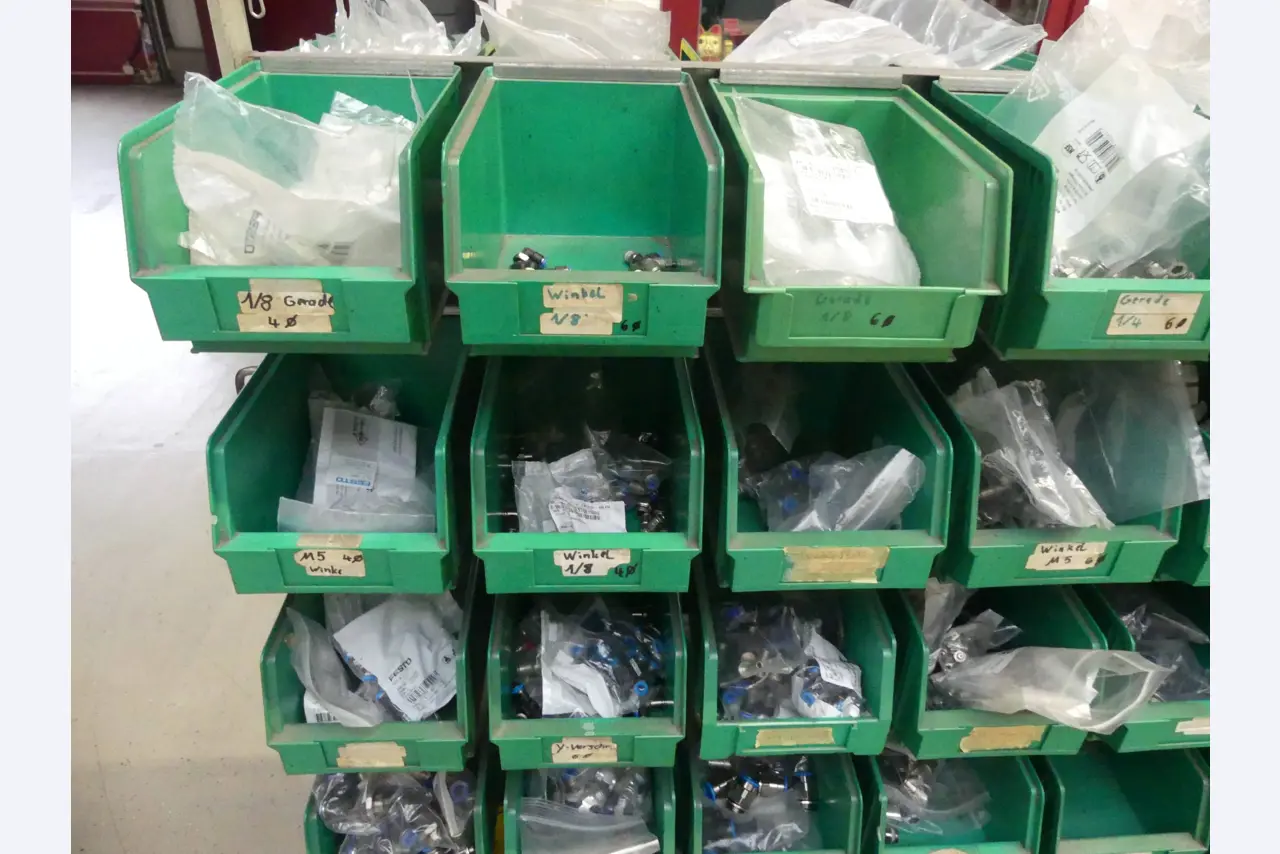 Maschinen und Betriebsausstattung eines Maschinenbauunternehmens-2