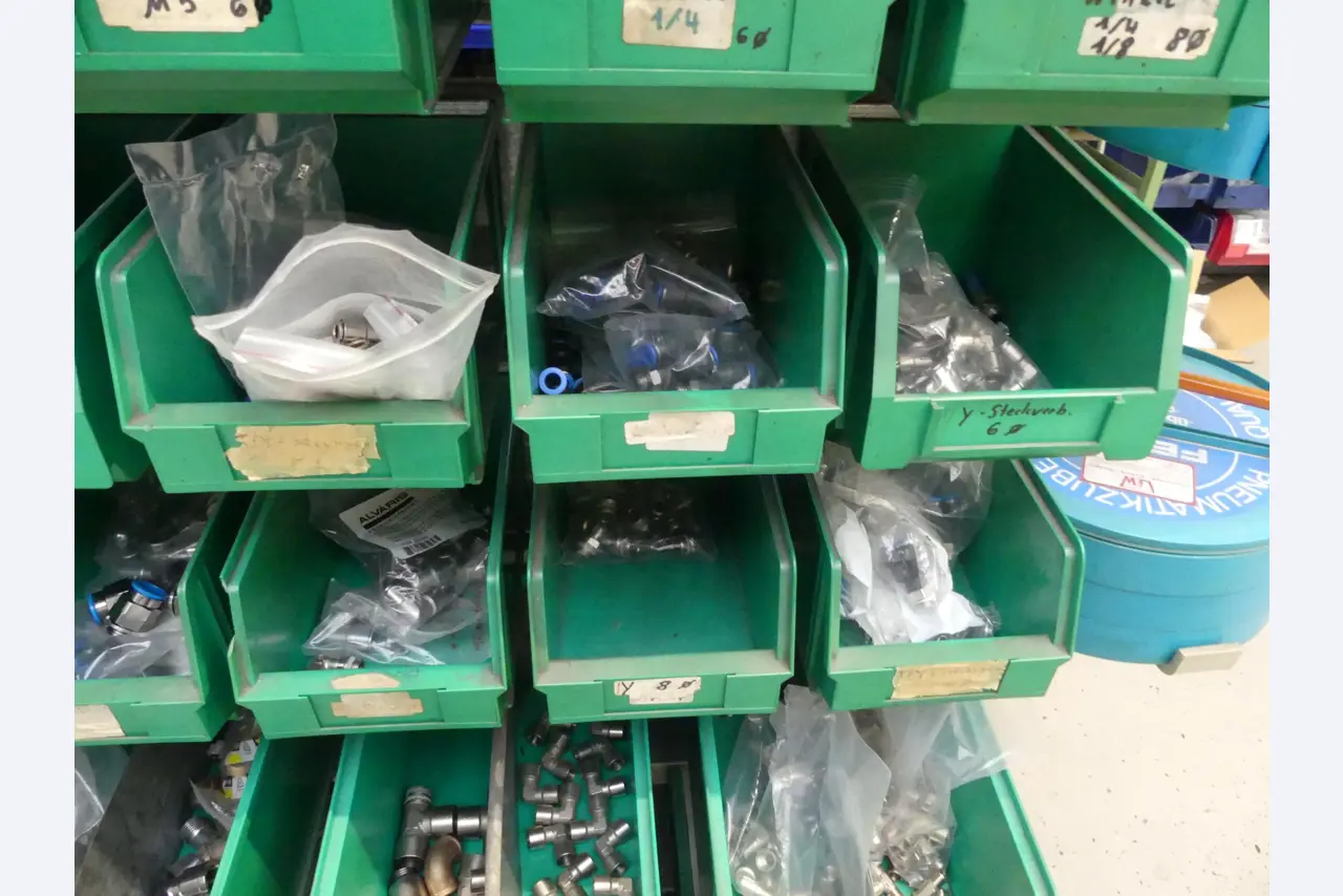 Maschinen und Betriebsausstattung eines Maschinenbauunternehmens-4