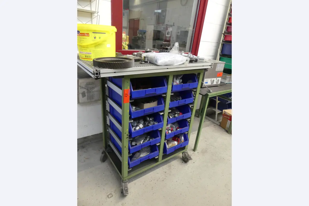 Maschinen und Betriebsausstattung eines Maschinenbauunternehmens-1