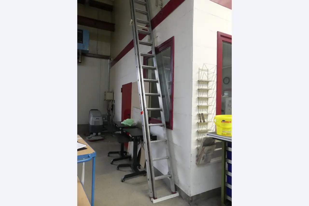 Maschinen und Betriebsausstattung eines Maschinenbauunternehmens-1