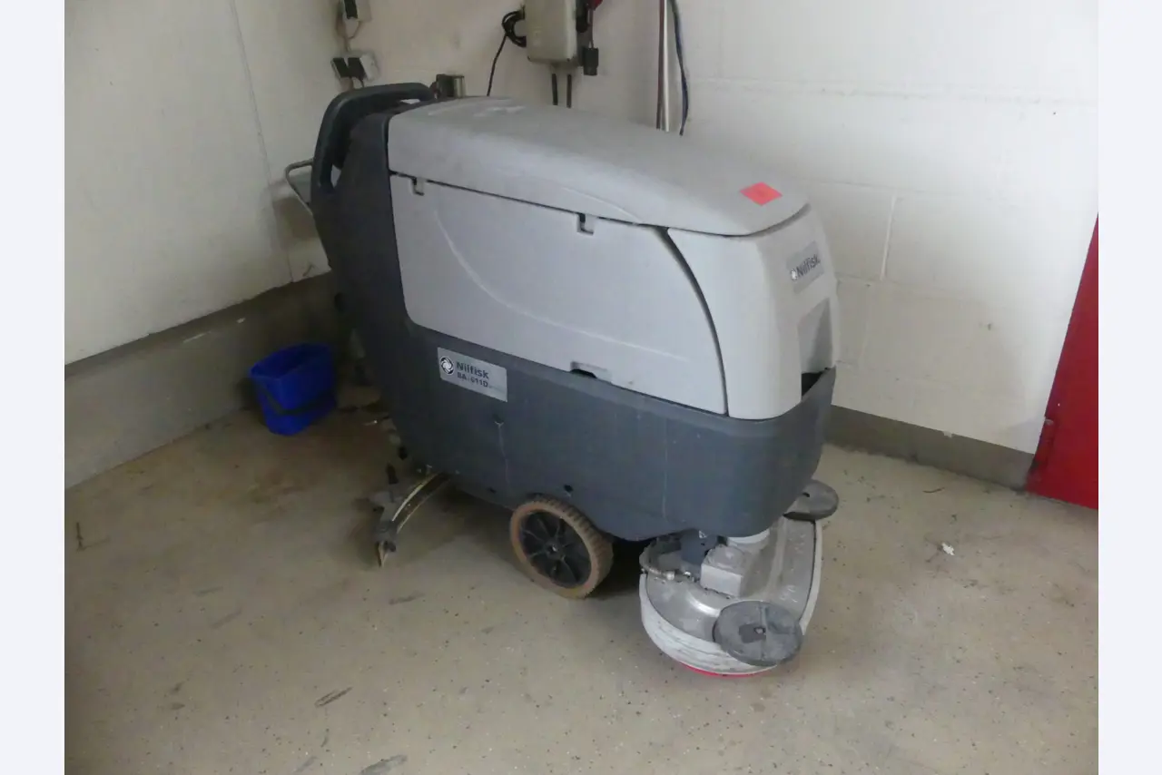 Maschinen und Betriebsausstattung eines Maschinenbauunternehmens-1