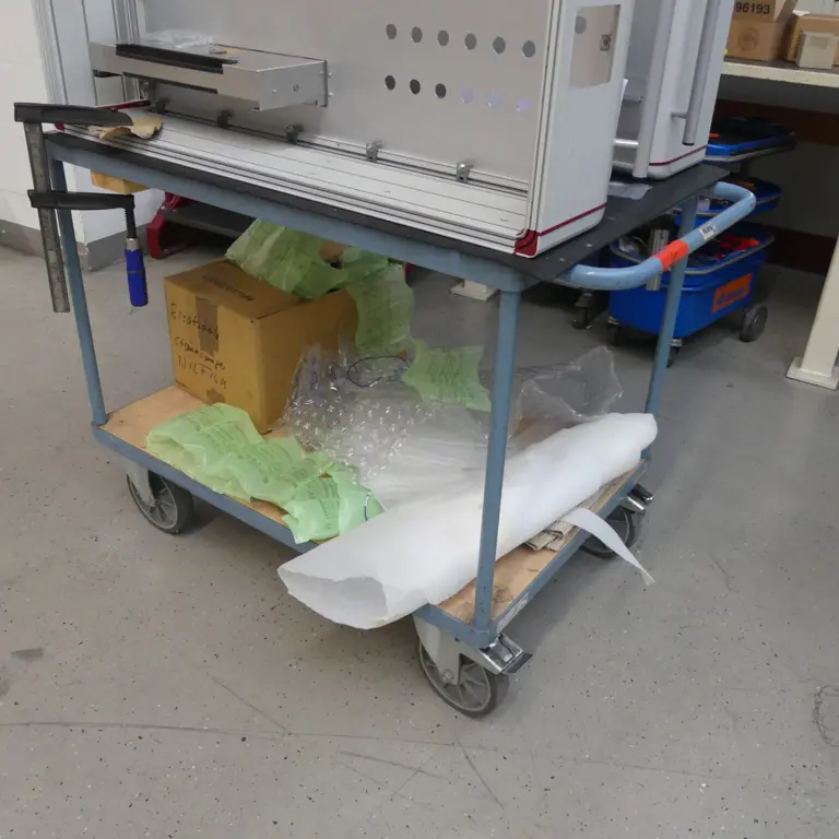 Etagentransportwagen