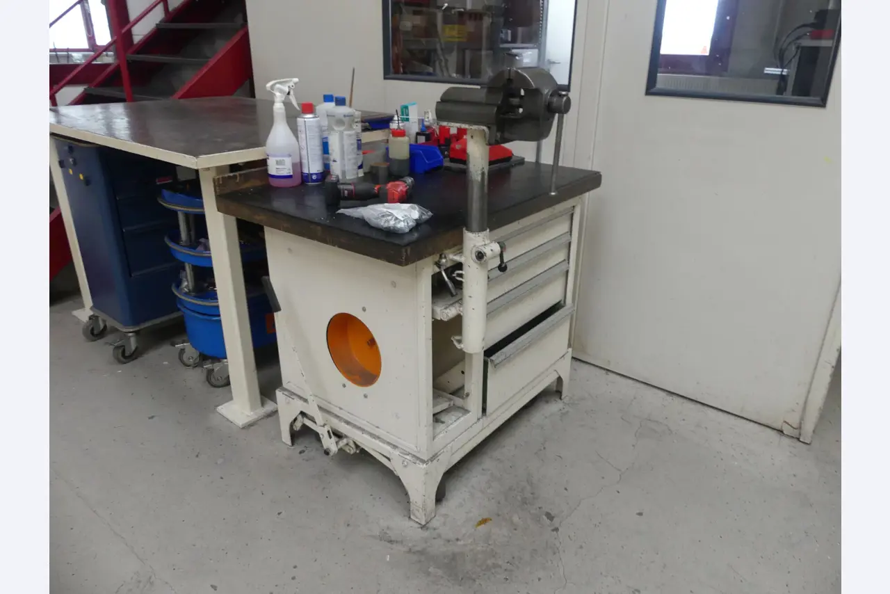 Maschinen und Betriebsausstattung eines Maschinenbauunternehmens-2