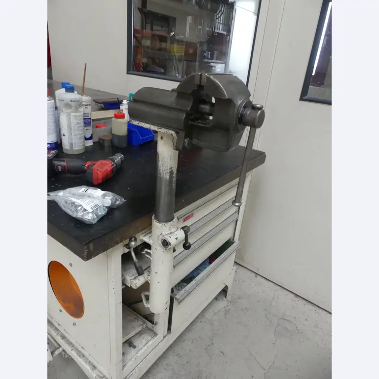 Maschinen und Betriebsausstattung eines Maschinenbauunternehmens-3