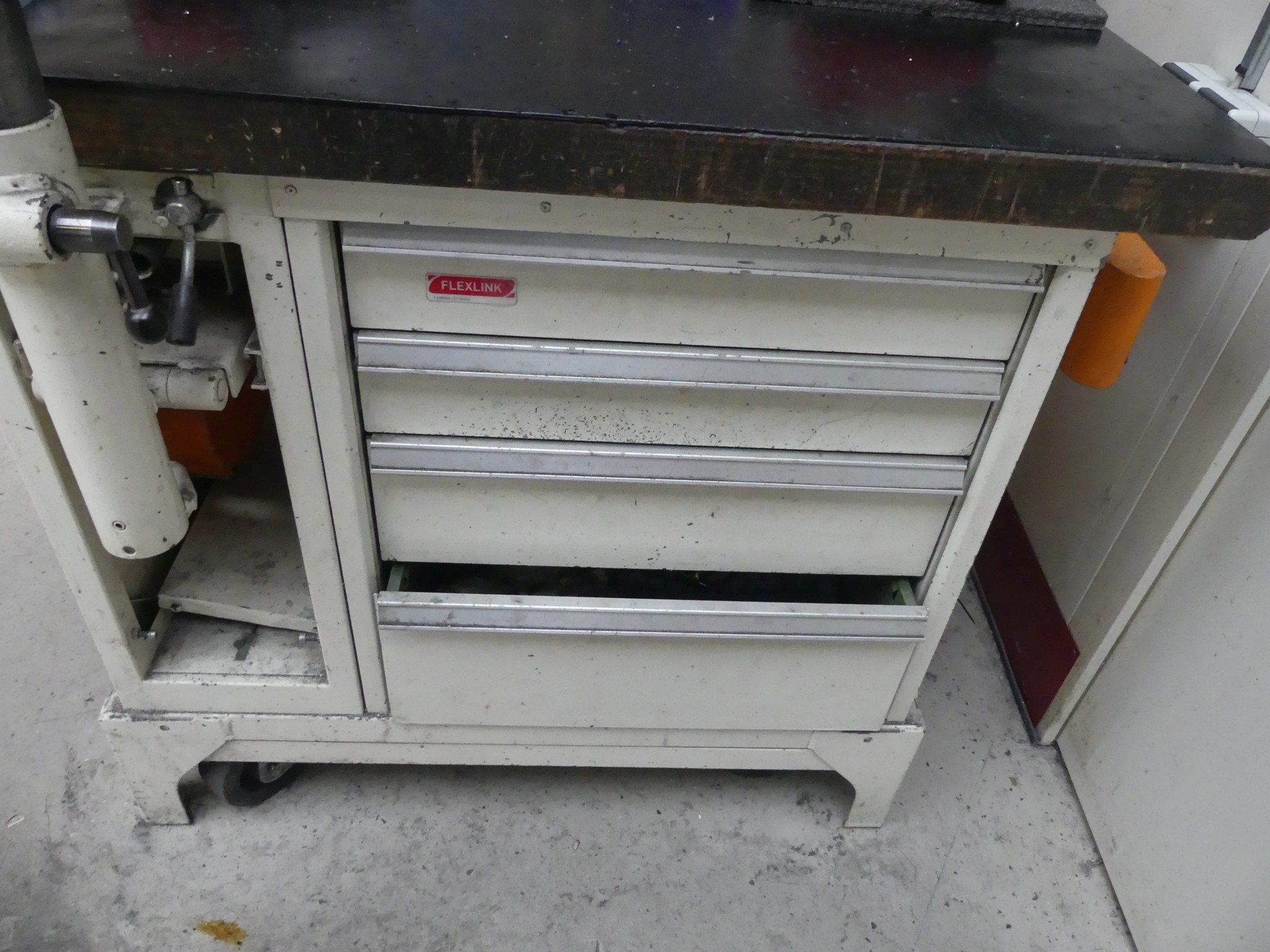 Maschinen und Betriebsausstattung eines Maschinenbauunternehmens-5