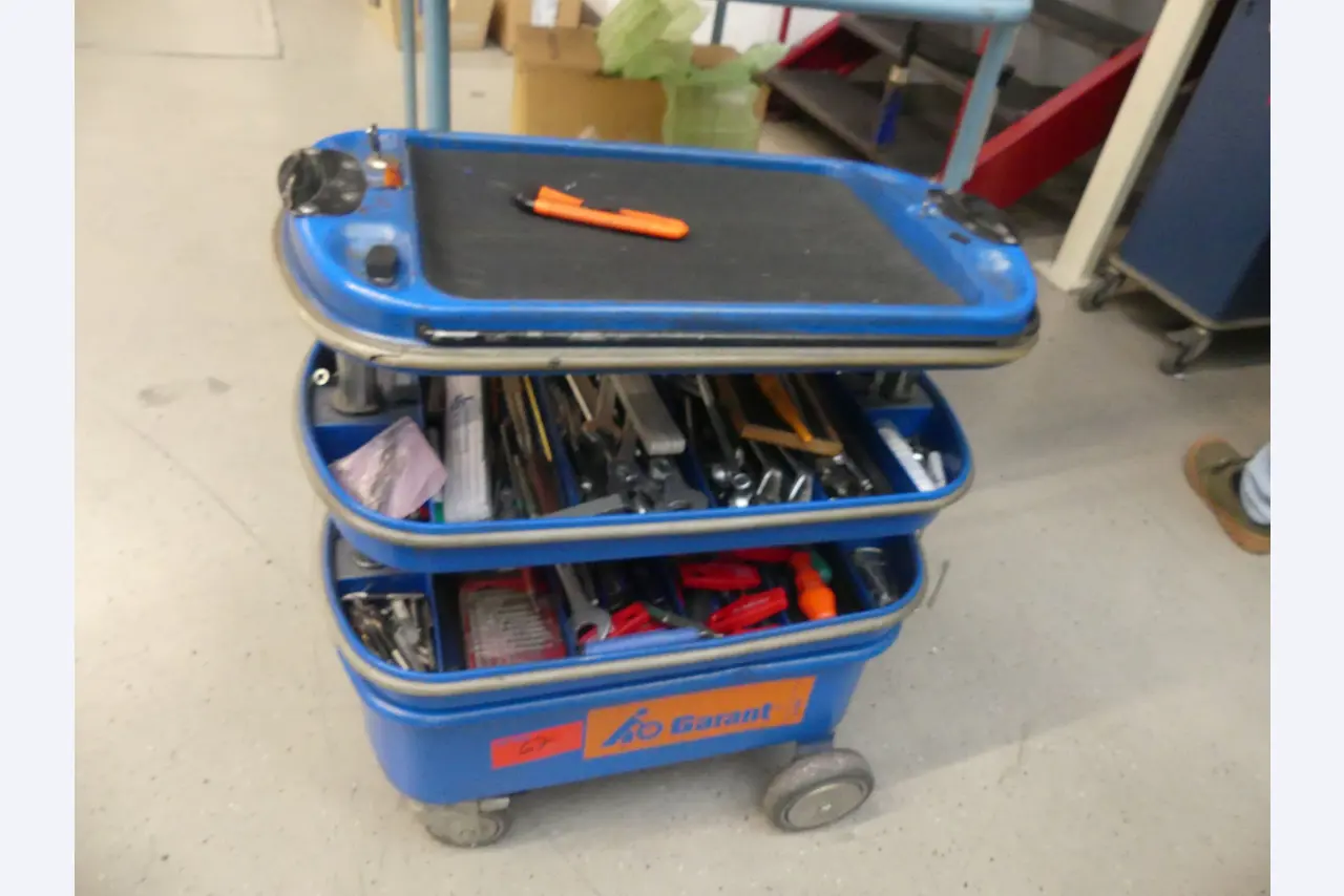 Maschinen und Betriebsausstattung eines Maschinenbauunternehmens-1