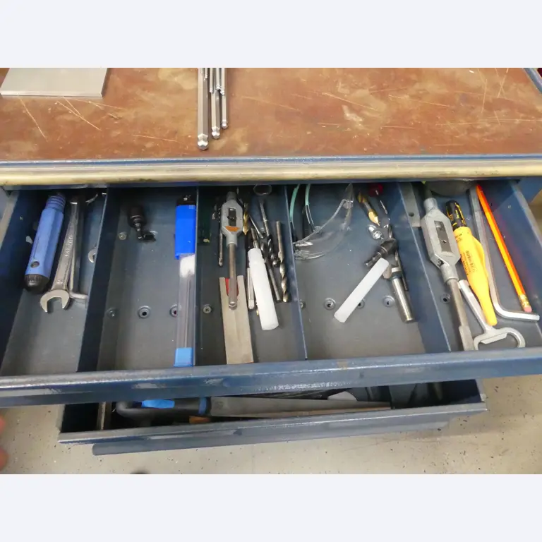 Maschinen und Betriebsausstattung eines Maschinenbauunternehmens-2