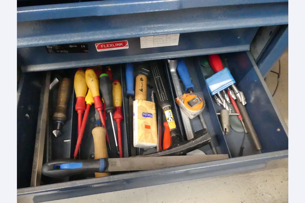 Maschinen und Betriebsausstattung eines Maschinenbauunternehmens-3