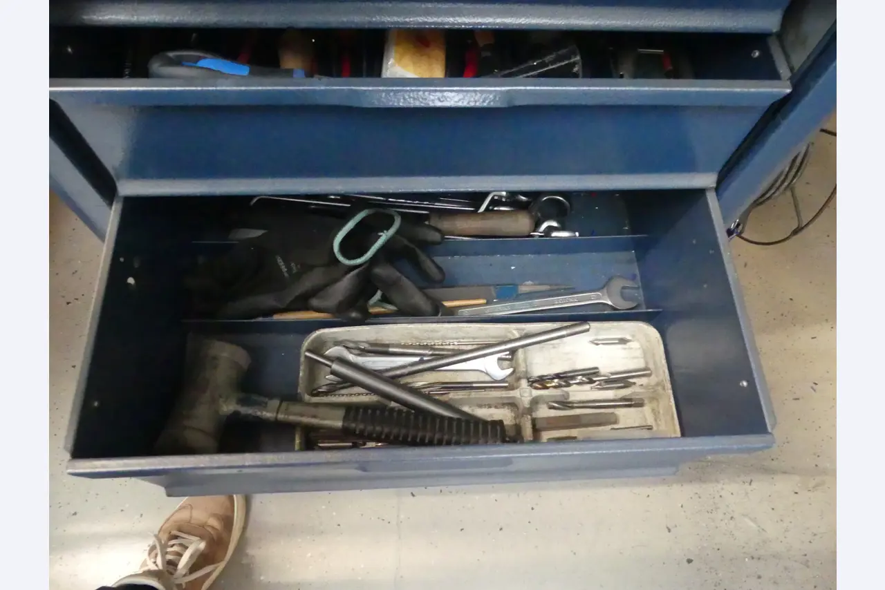 Maschinen und Betriebsausstattung eines Maschinenbauunternehmens-4