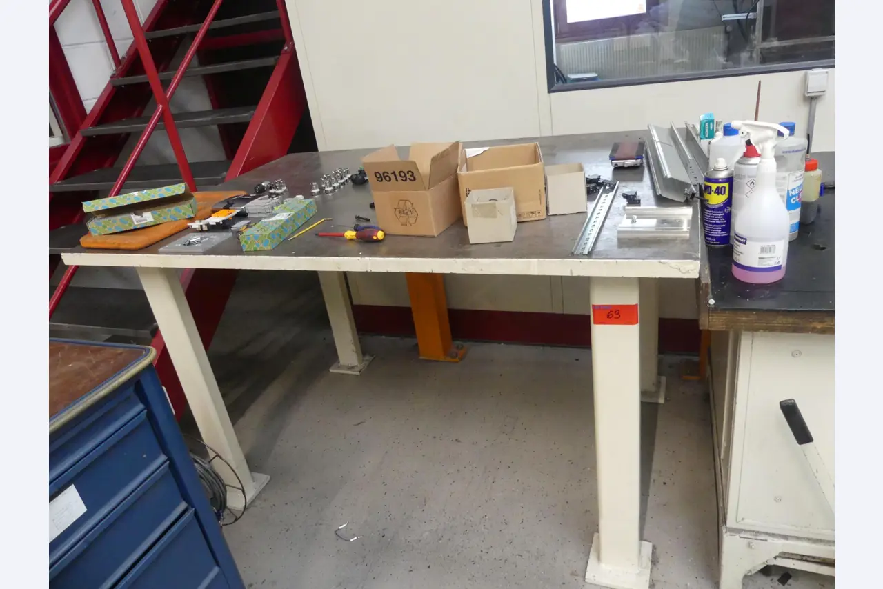 Maschinen und Betriebsausstattung eines Maschinenbauunternehmens-1