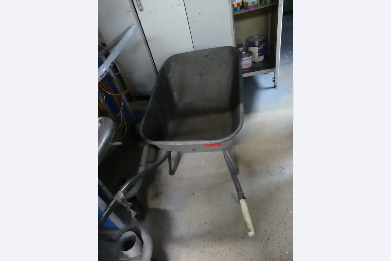 Maschinen und Betriebsausstattung eines Maschinenbauunternehmens-1