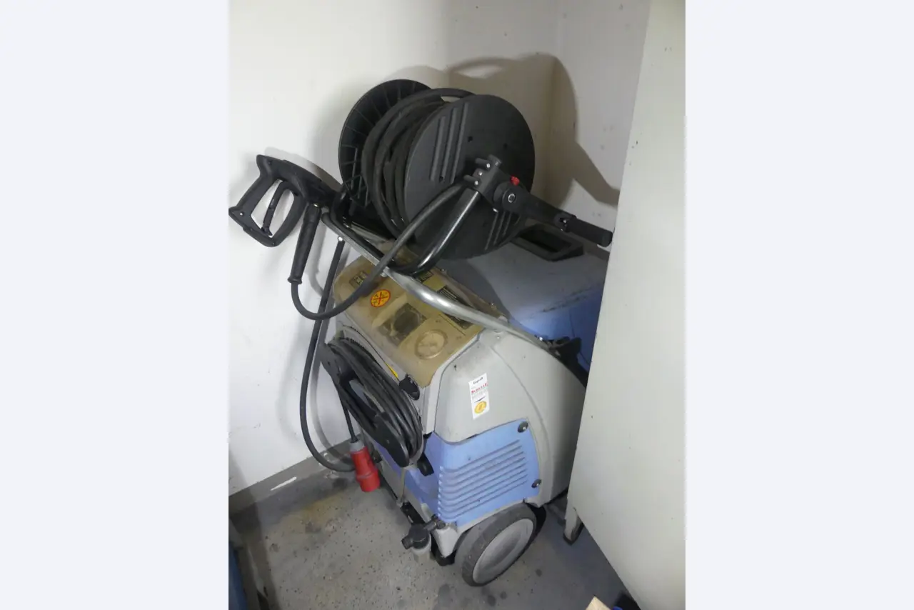 Maschinen und Betriebsausstattung eines Maschinenbauunternehmens-2