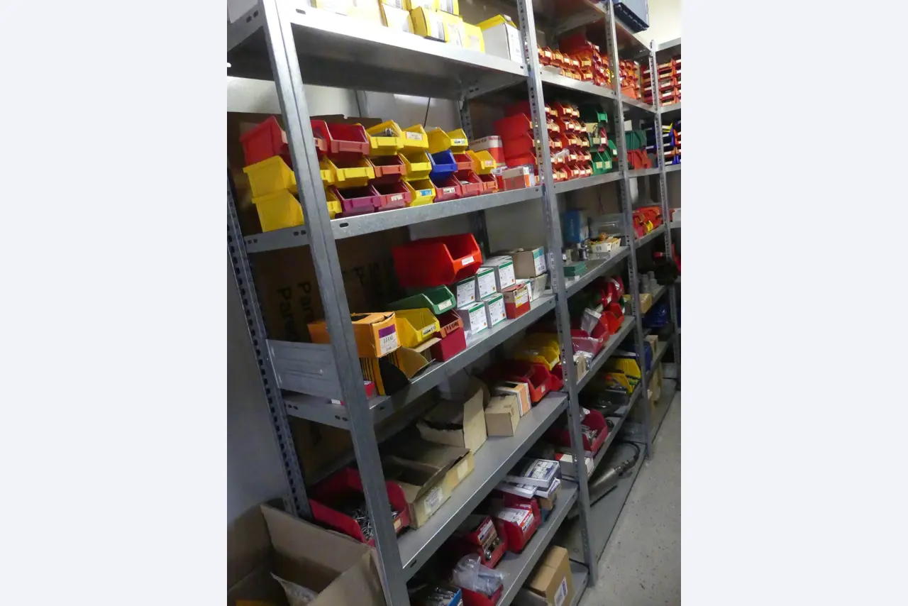 Maschinen und Betriebsausstattung eines Maschinenbauunternehmens-1