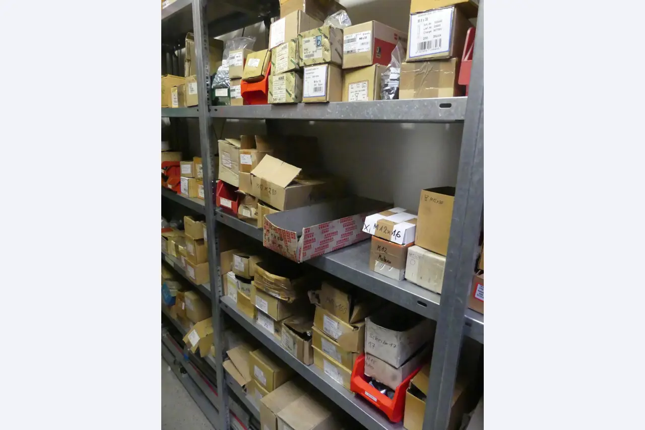 Maschinen und Betriebsausstattung eines Maschinenbauunternehmens-5