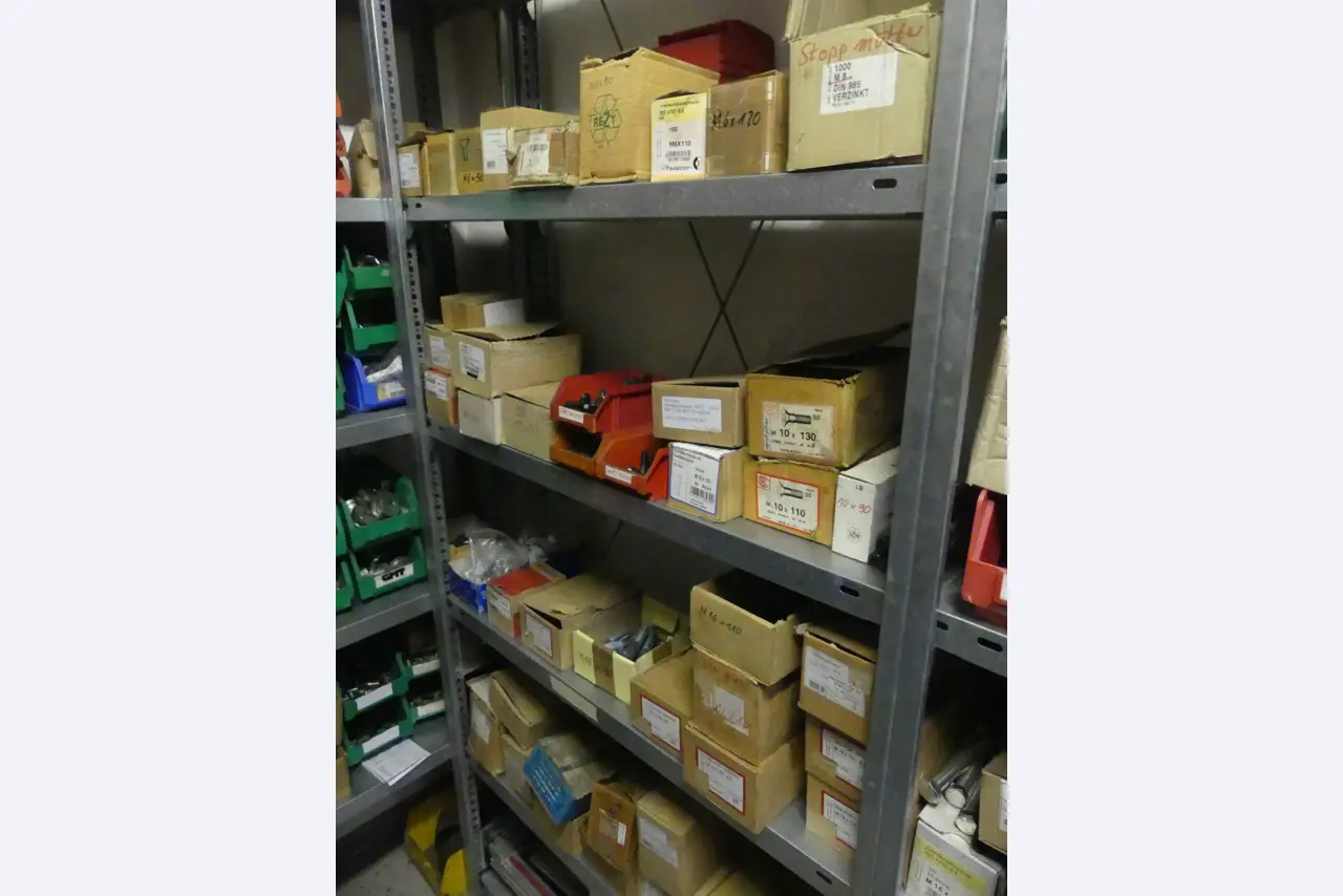 Maschinen und Betriebsausstattung eines Maschinenbauunternehmens-6