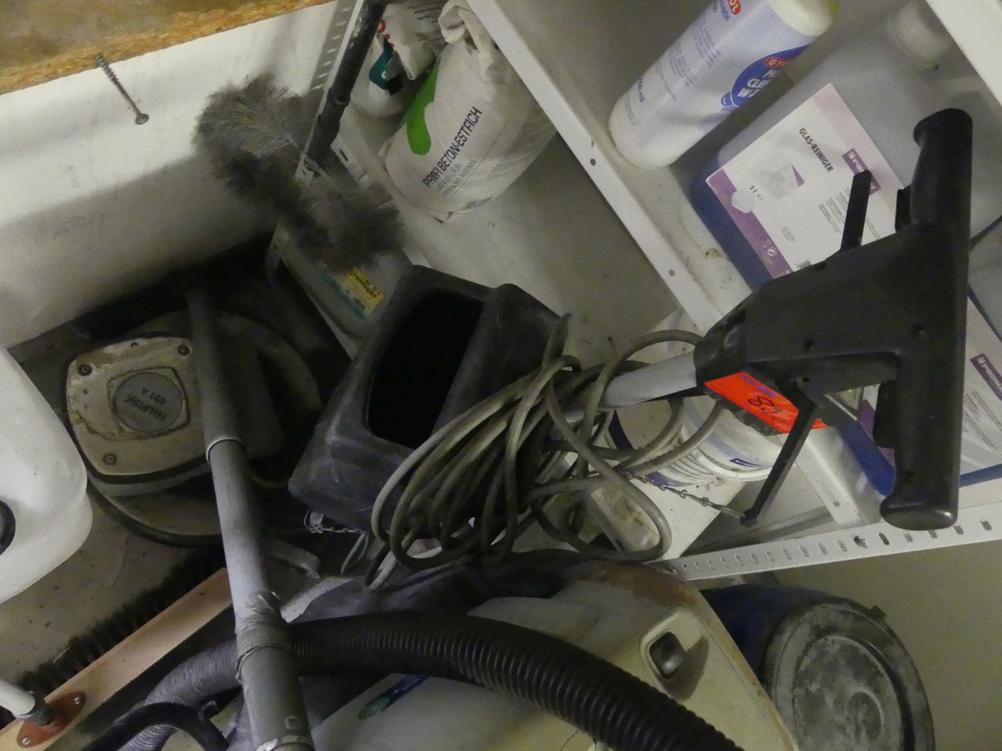 Maschinen und Betriebsausstattung eines Maschinenbauunternehmens-1