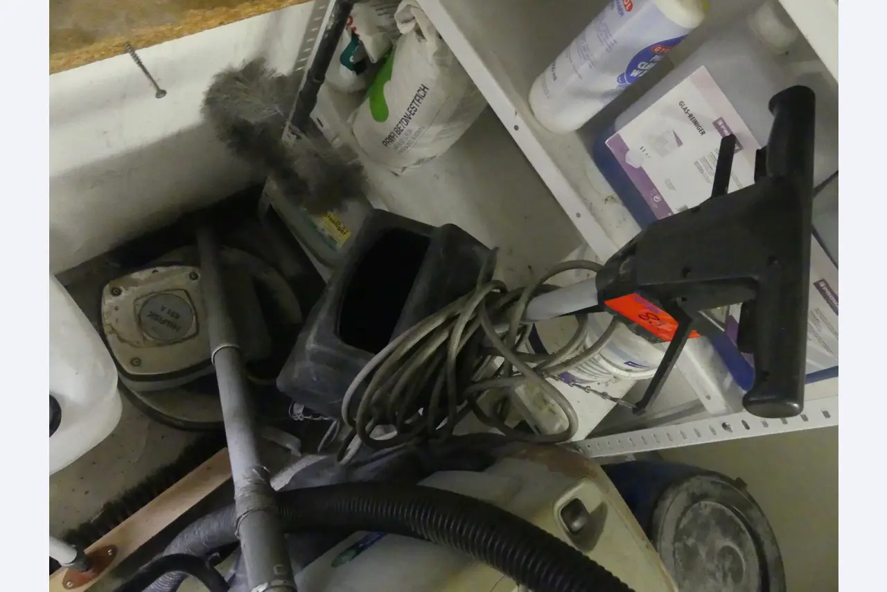 Maschinen und Betriebsausstattung eines Maschinenbauunternehmens-1