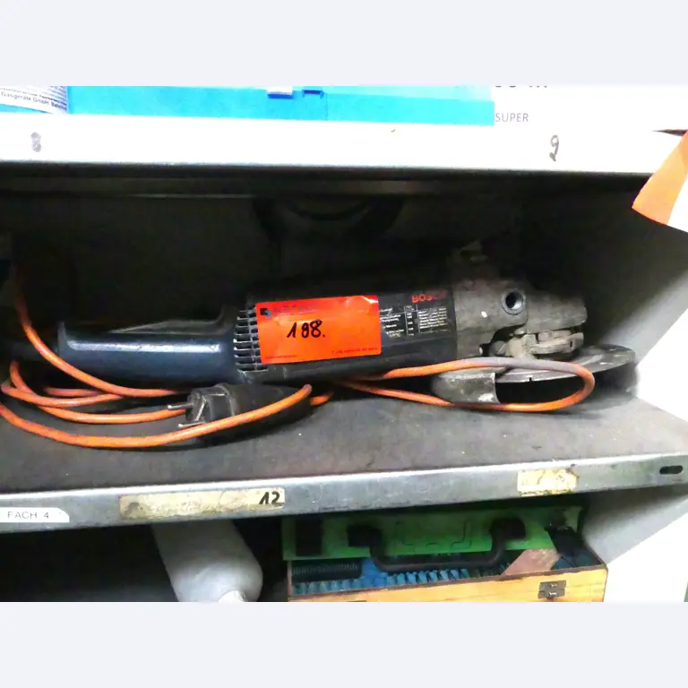 Maschinen und Betriebsausstattung eines Maschinenbauunternehmens-1