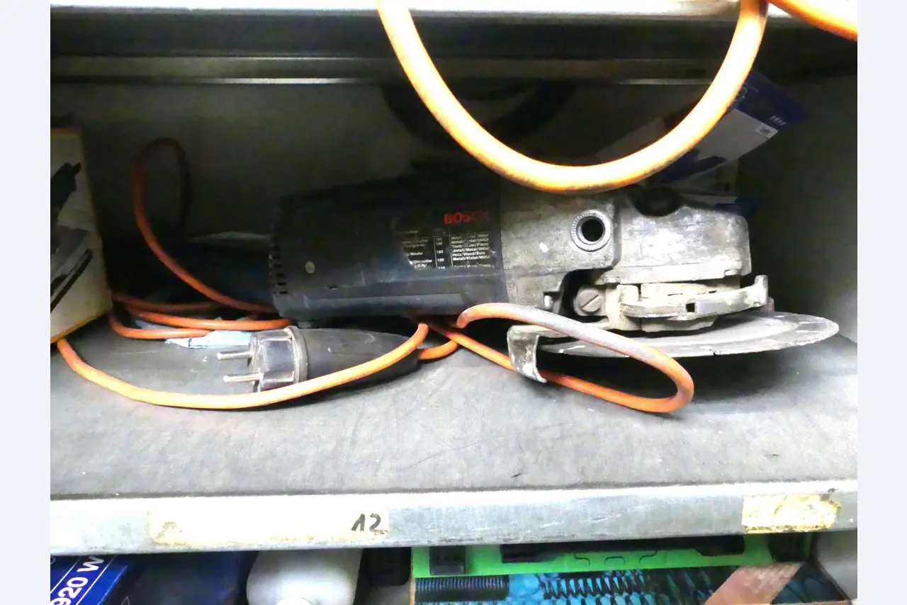 Maschinen und Betriebsausstattung eines Maschinenbauunternehmens-2