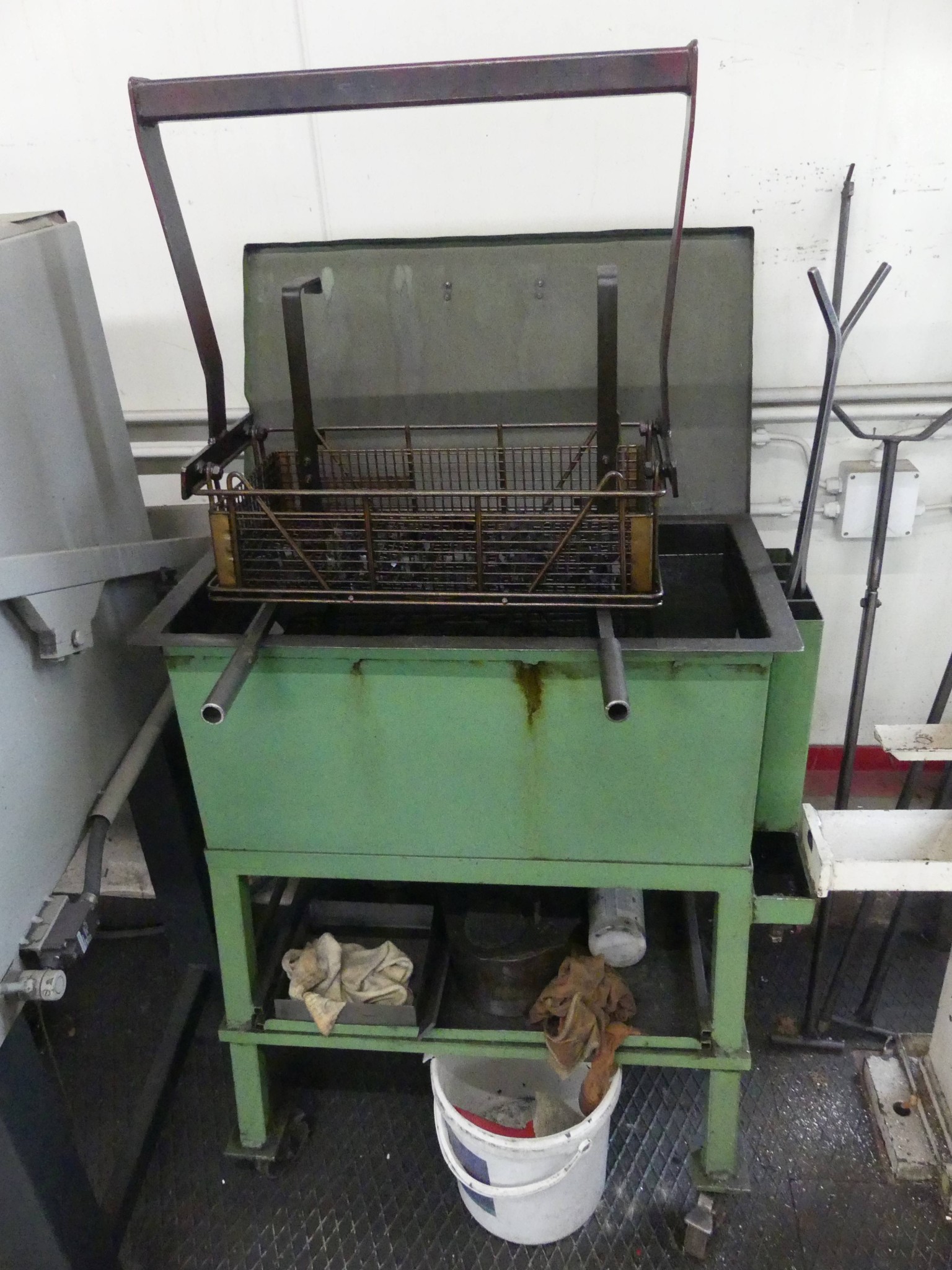 Maschinen und Betriebsausstattung eines Maschinenbauunternehmens-2