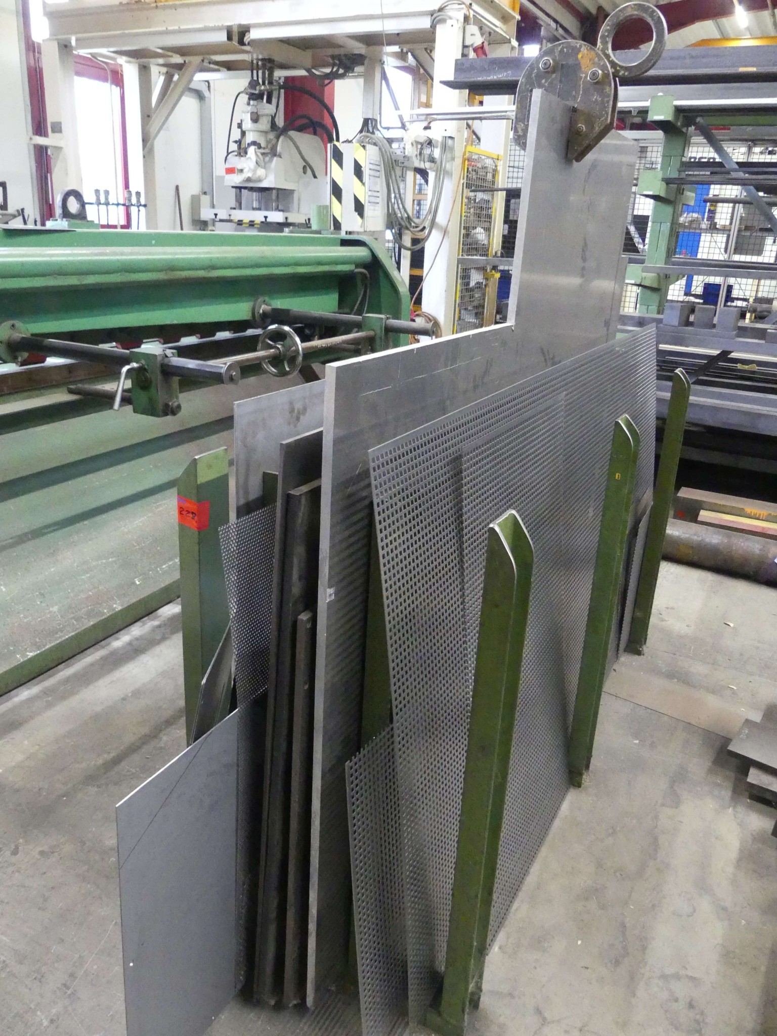 Maschinen und Betriebsausstattung eines Maschinenbauunternehmens-1