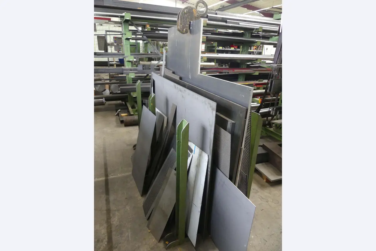 Maschinen und Betriebsausstattung eines Maschinenbauunternehmens-2