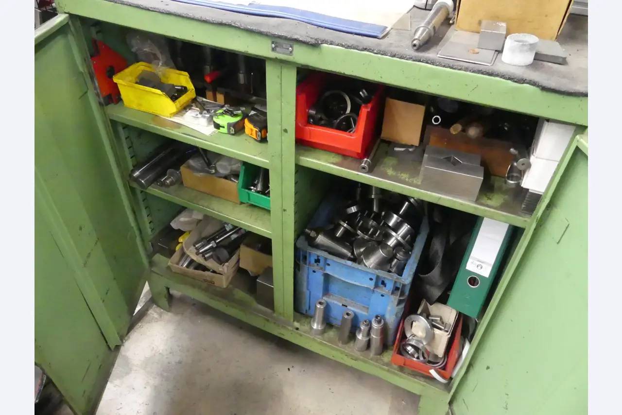 Maschinen und Betriebsausstattung eines Maschinenbauunternehmens-2