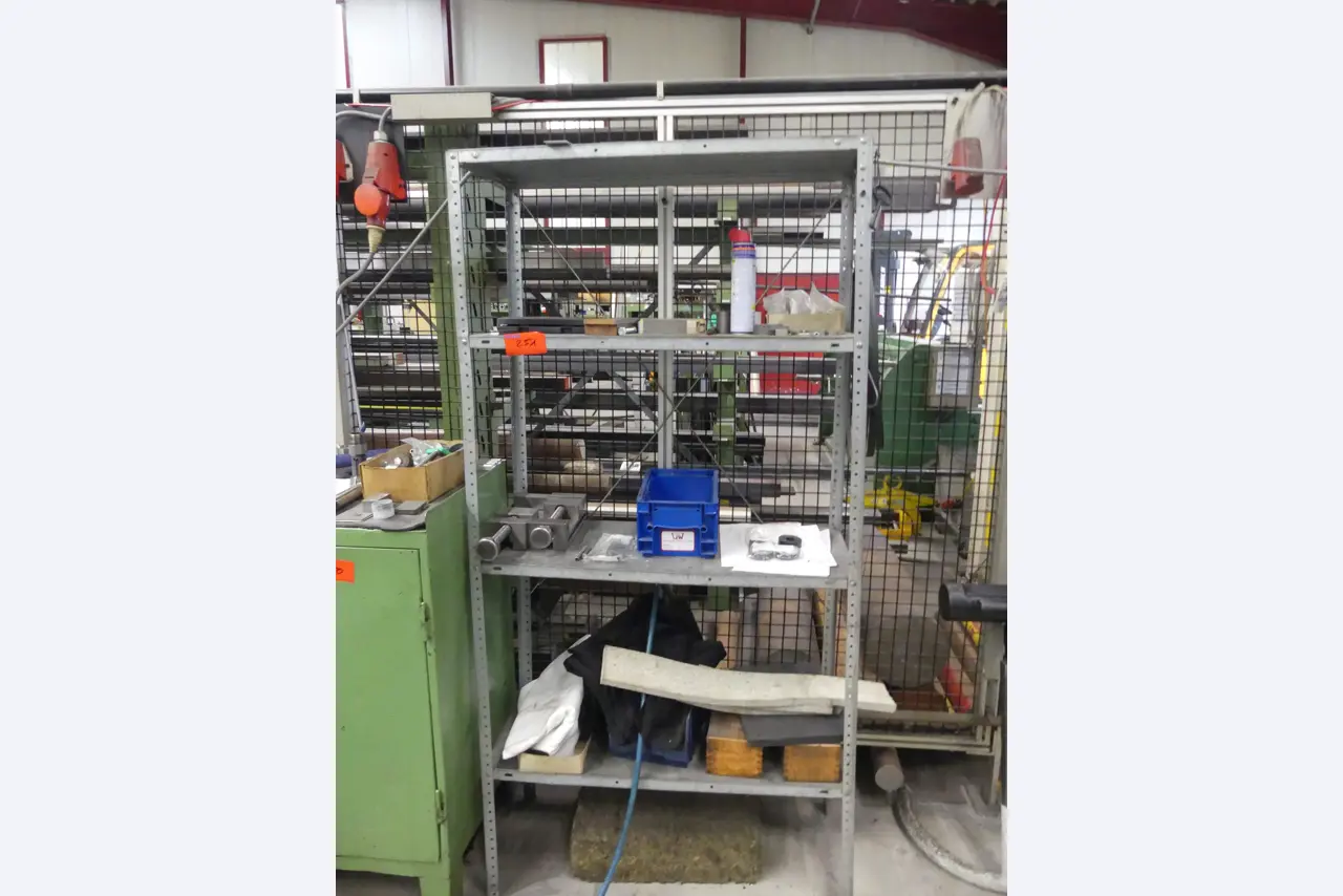 Maschinen und Betriebsausstattung eines Maschinenbauunternehmens-1