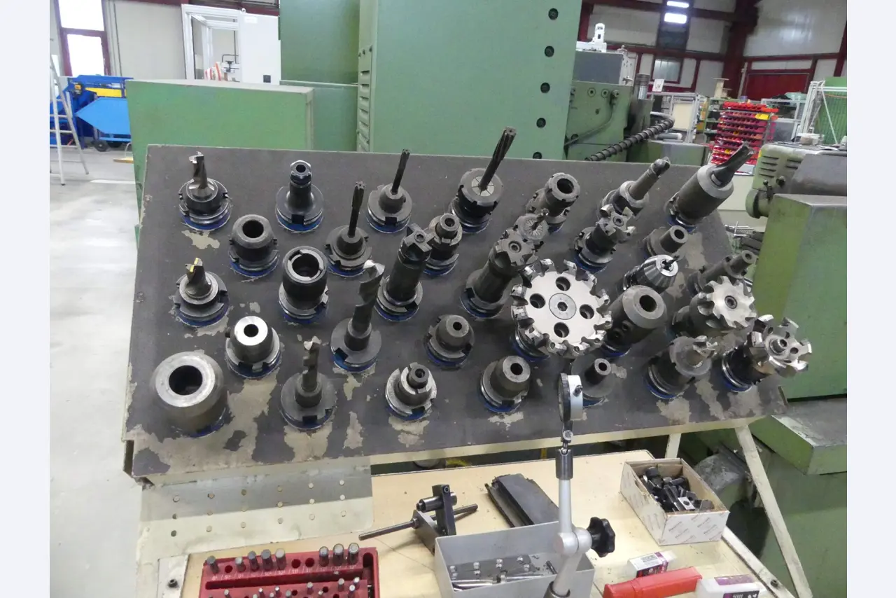 Maschinen und Betriebsausstattung eines Maschinenbauunternehmens-2