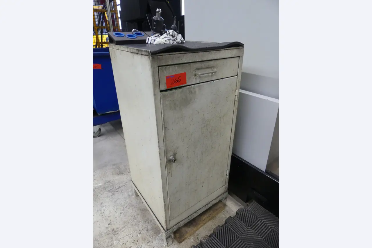 Maschinen und Betriebsausstattung eines Maschinenbauunternehmens-1