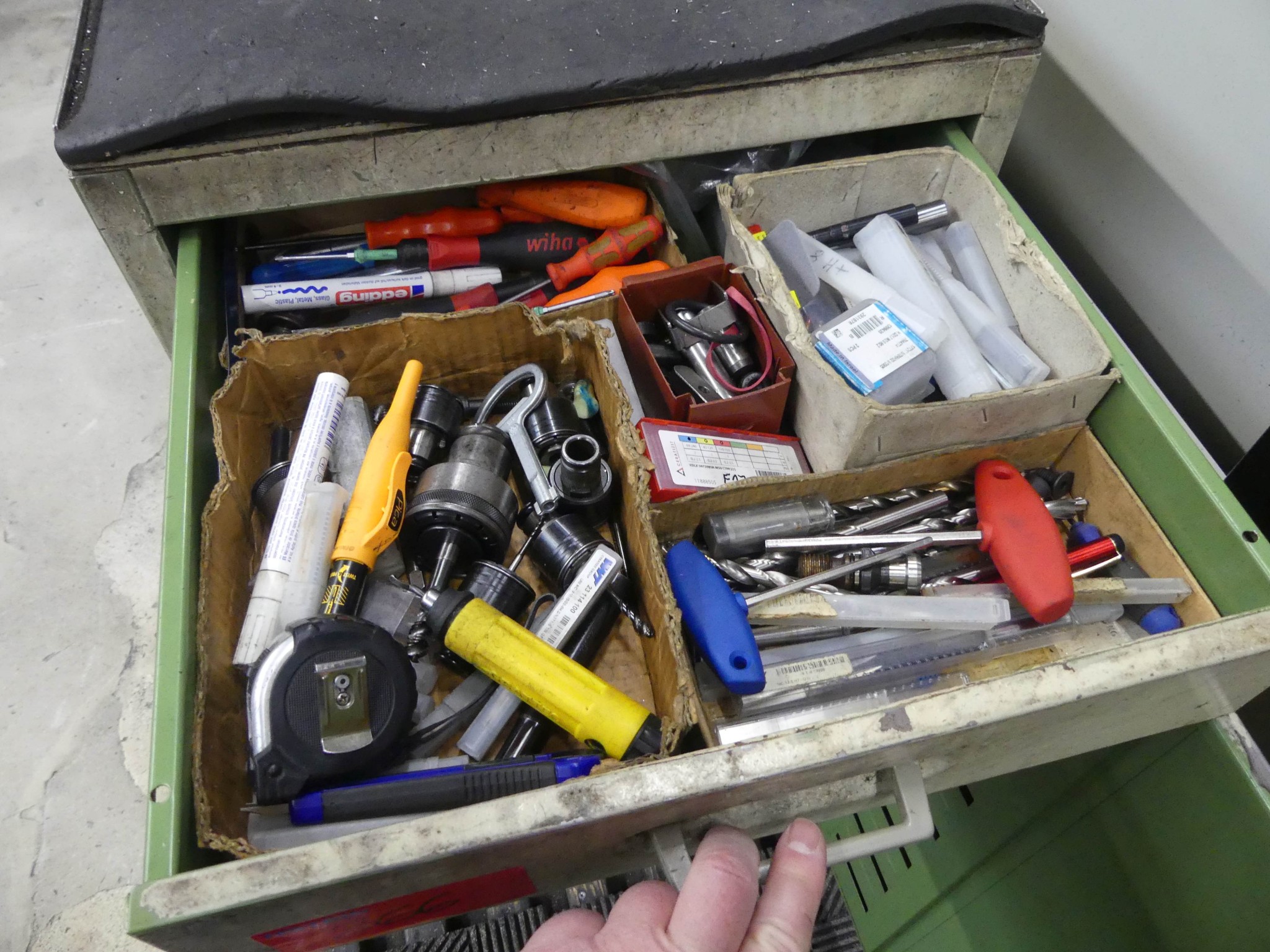 Maschinen und Betriebsausstattung eines Maschinenbauunternehmens-3