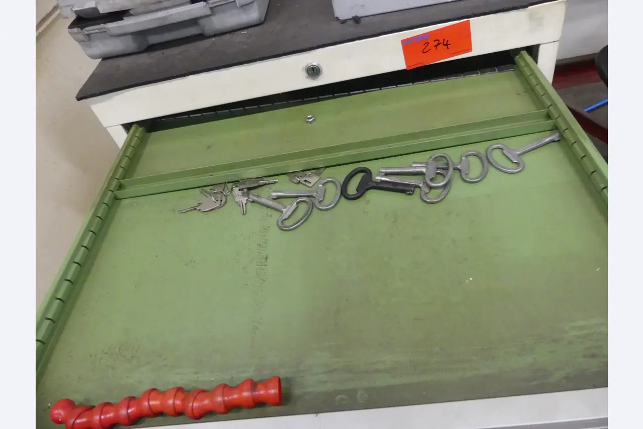 Maschinen und Betriebsausstattung eines Maschinenbauunternehmens-2