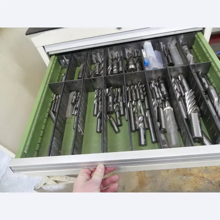 Maschinen und Betriebsausstattung eines Maschinenbauunternehmens-3