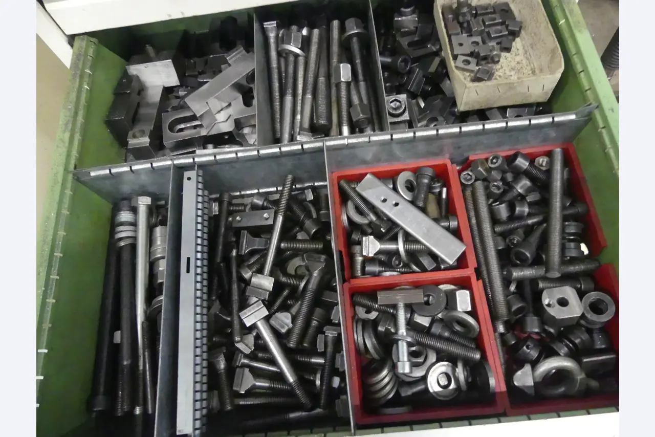 Maschinen und Betriebsausstattung eines Maschinenbauunternehmens-5